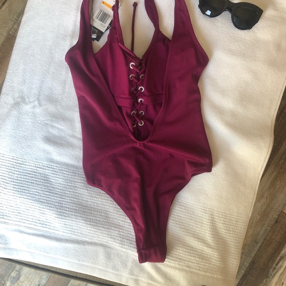 California waves one piece bathing suit - Picture 3 of 3